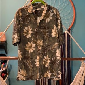 Hawaiian, Tropical green tan shirt